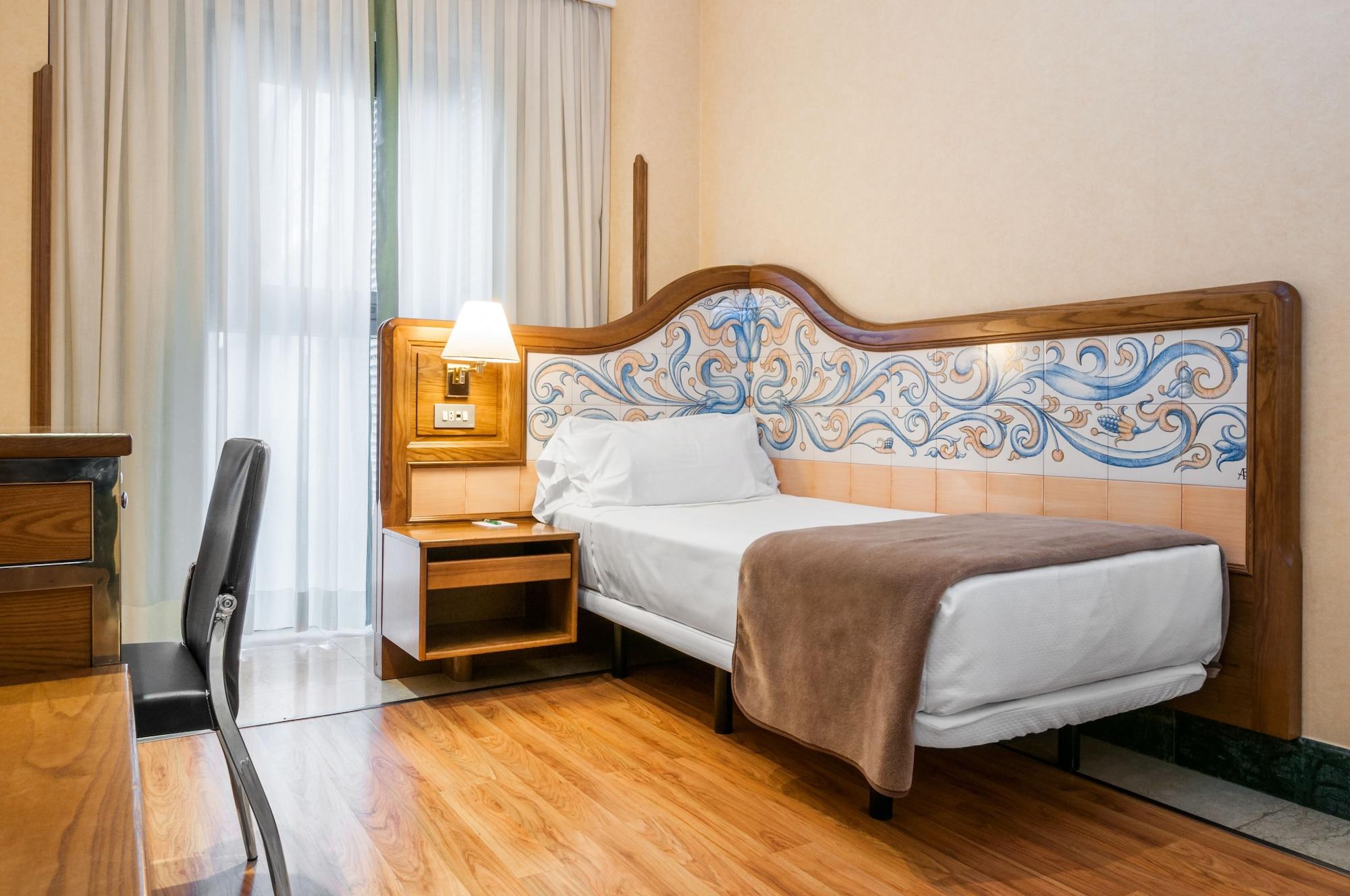 Hotel Julia Madrid Exterior photo