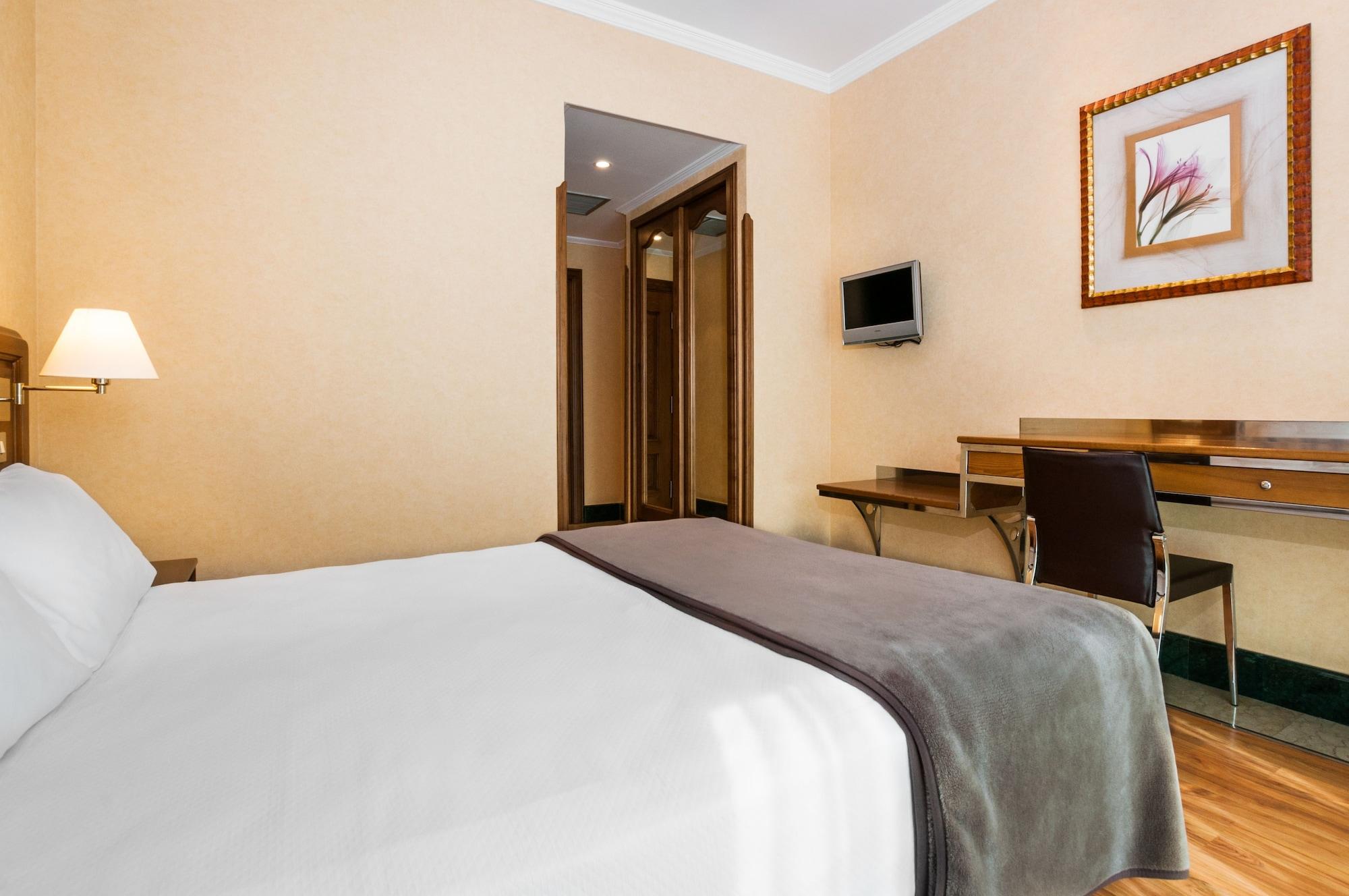Hotel Julia Madrid Exterior photo