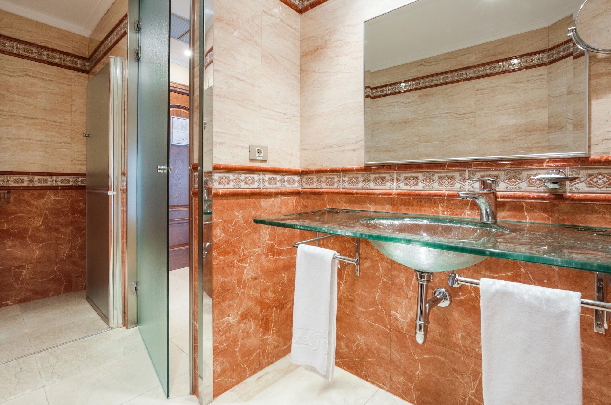 Hotel Julia Madrid Exterior photo