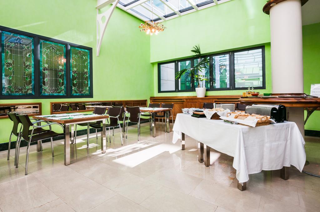 Hotel Julia Madrid Exterior photo
