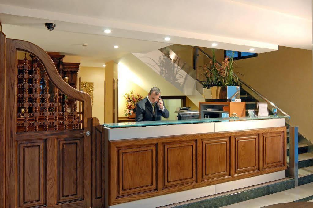 Hotel Julia Madrid Exterior photo